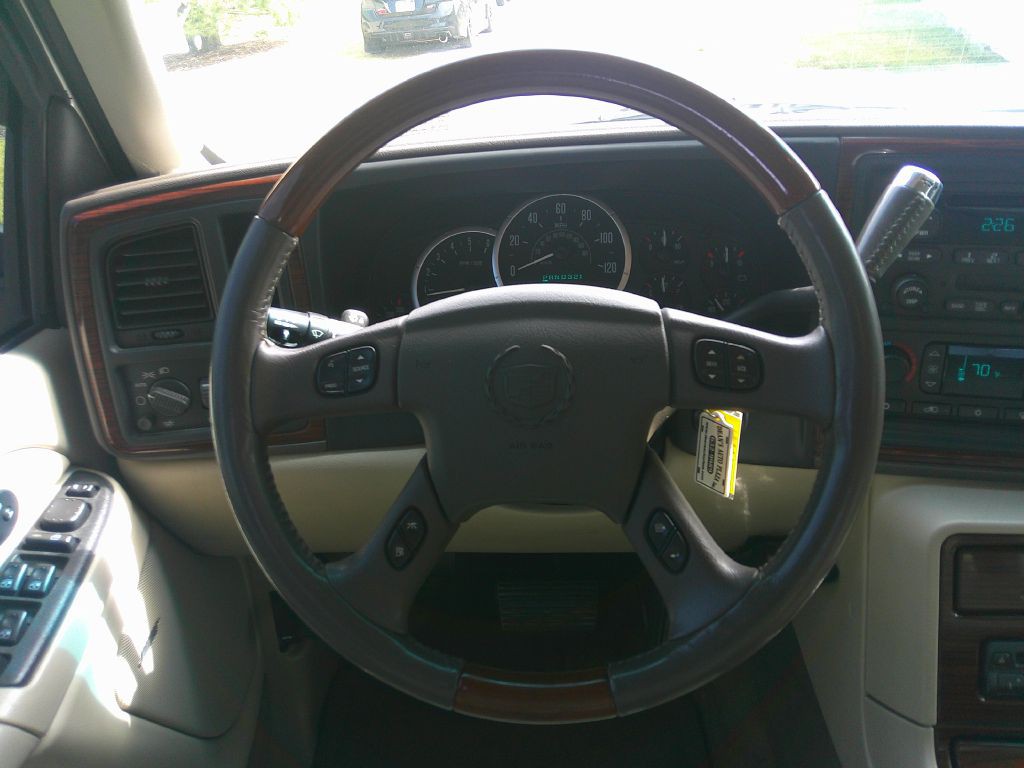 2003 Cadillac Escalade Image 20