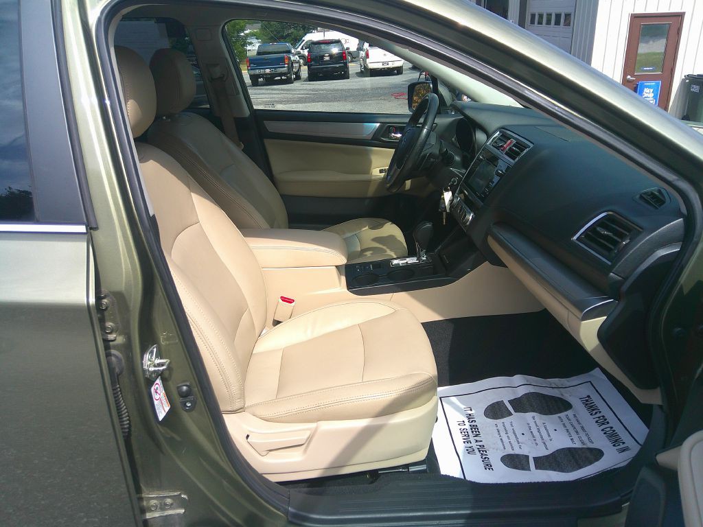 2015 Subaru Outback Image 16