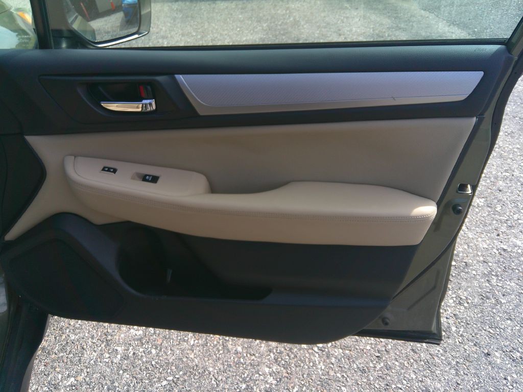 2015 Subaru Outback Image 17