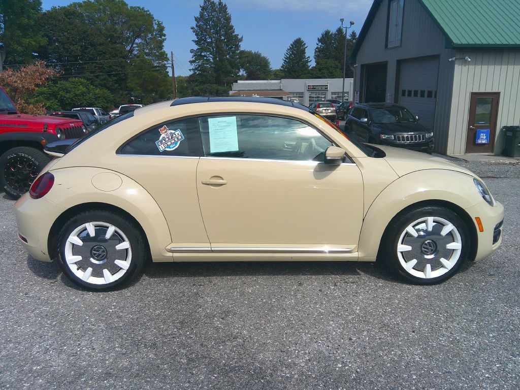 2019 Volkswagen Beetle Image 4