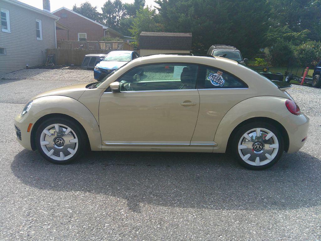 2019 Volkswagen Beetle Image 8