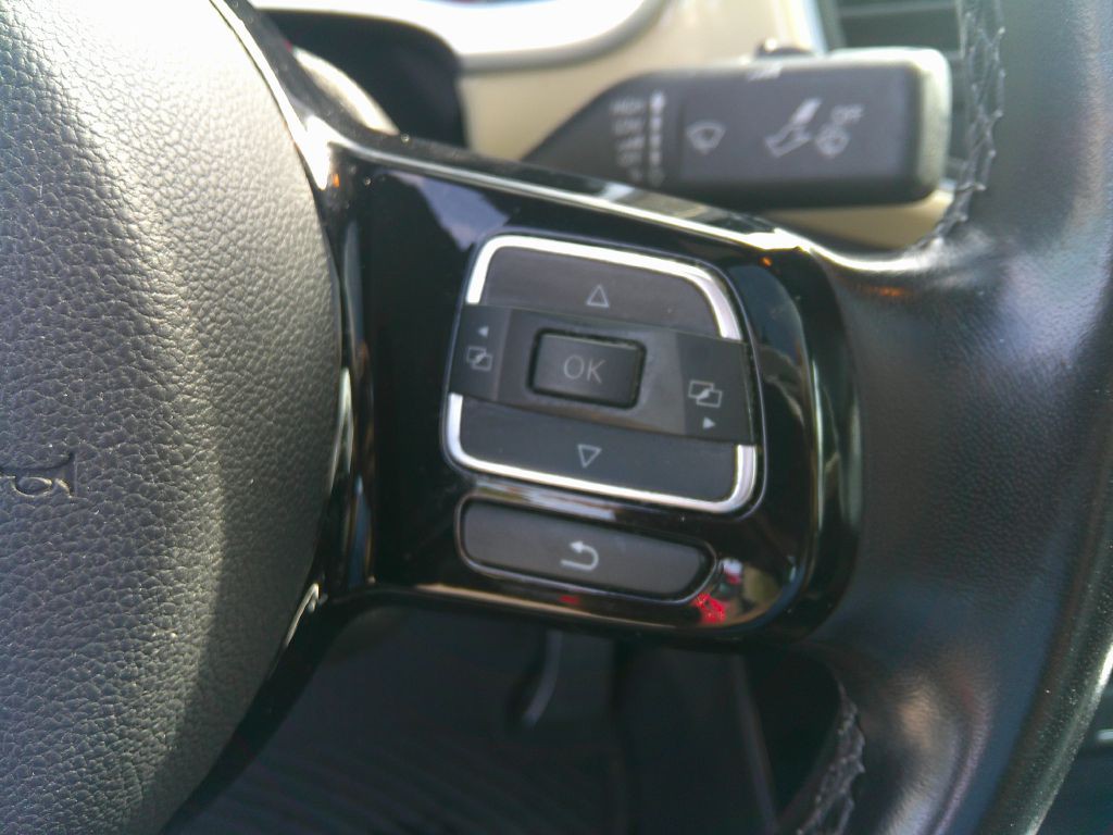2019 Volkswagen Beetle Image 16