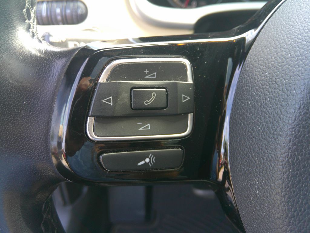 2019 Volkswagen Beetle Image 17