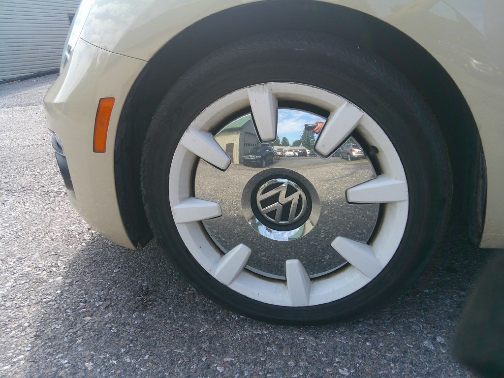 2019 Volkswagen Beetle Image 25