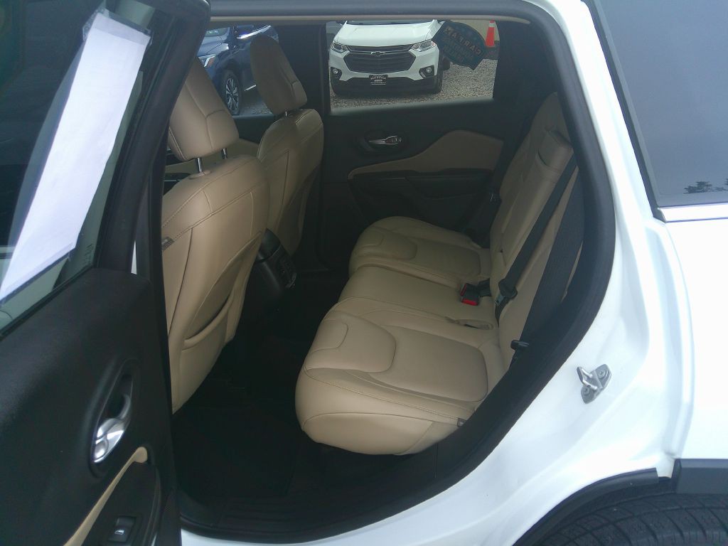 2015 Jeep Cherokee Image 12