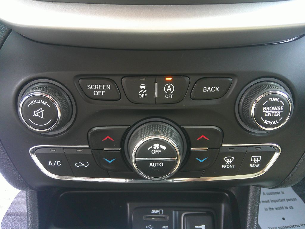 2015 Jeep Cherokee Image 26