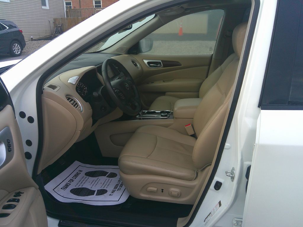 2017 Nissan Pathfinder Image 9