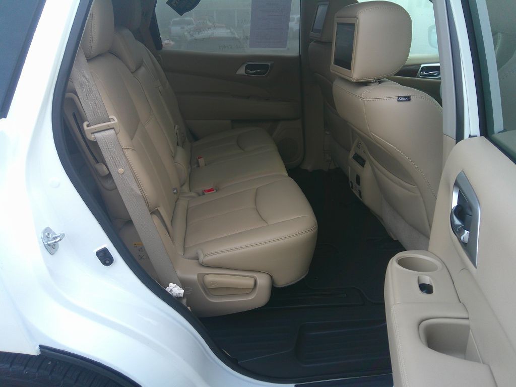 2017 Nissan Pathfinder Image 15