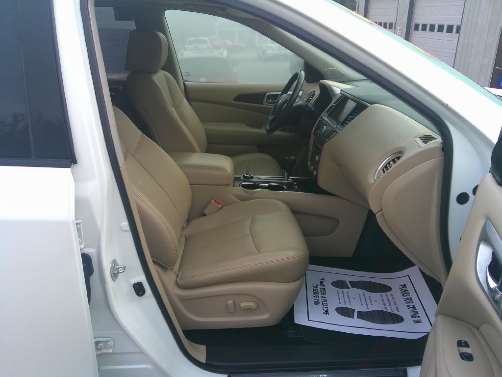 2017 Nissan Pathfinder Image 17
