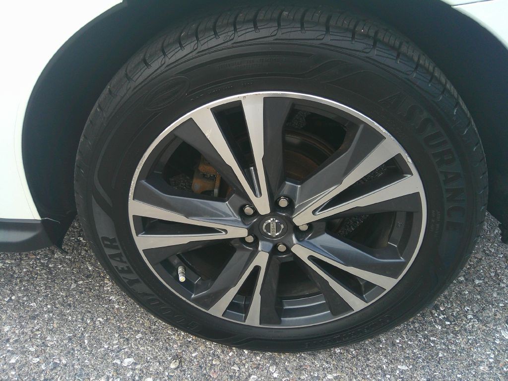 2017 Nissan Pathfinder Image 36