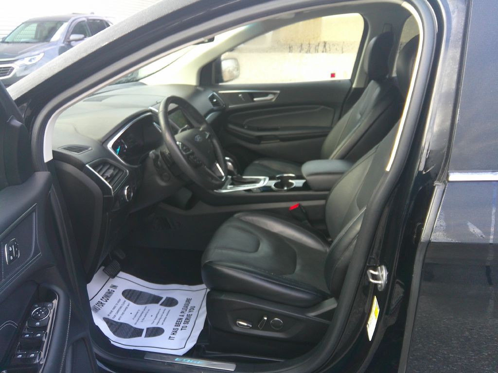 2018 Ford Edge Image 9