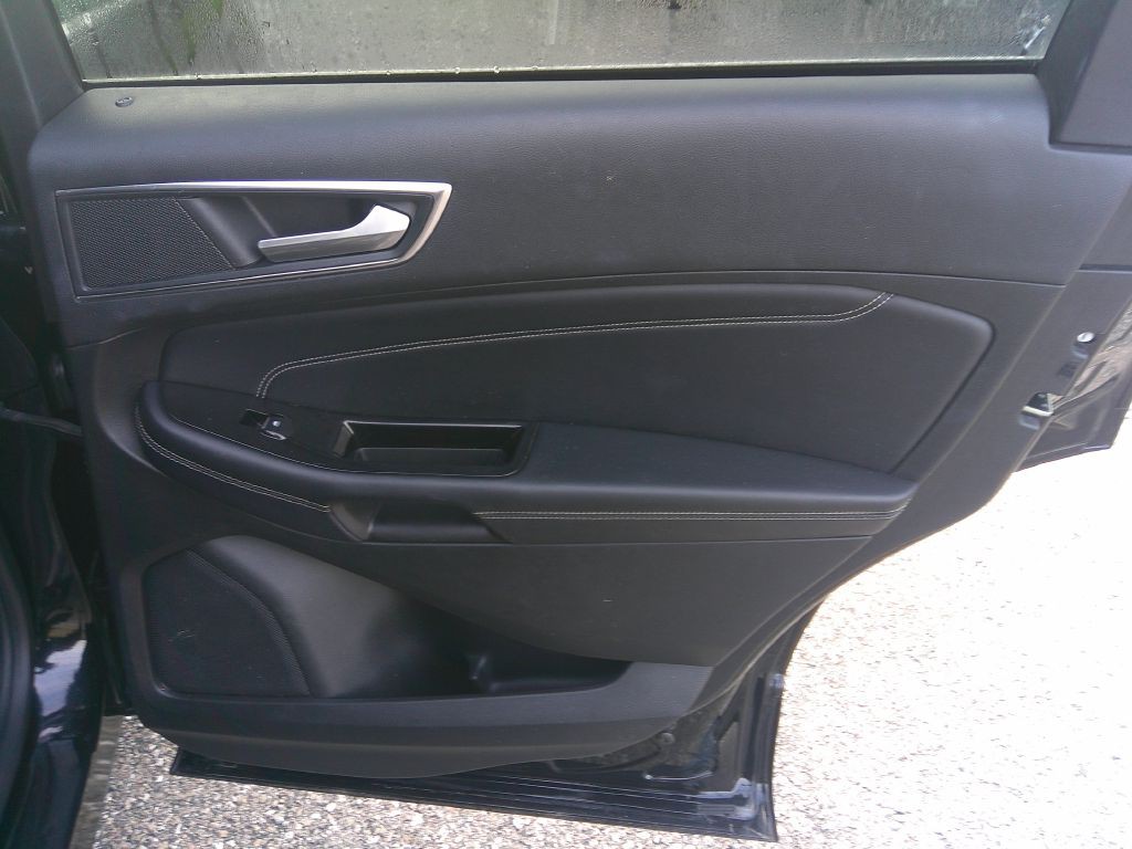 2018 Ford Edge Image 15