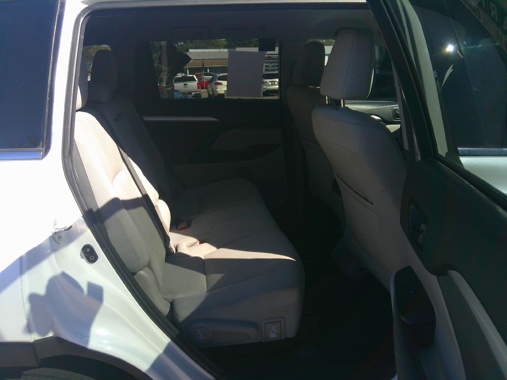 2016 Toyota Highlander Image 15