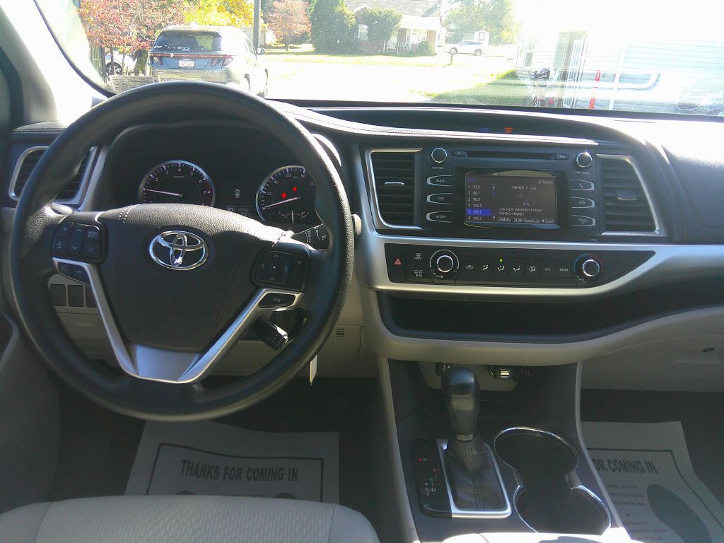 2016 Toyota Highlander Image 19