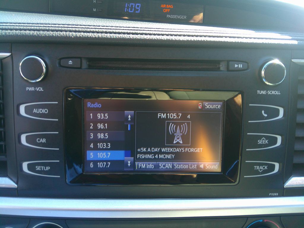 2016 Toyota Highlander Image 25