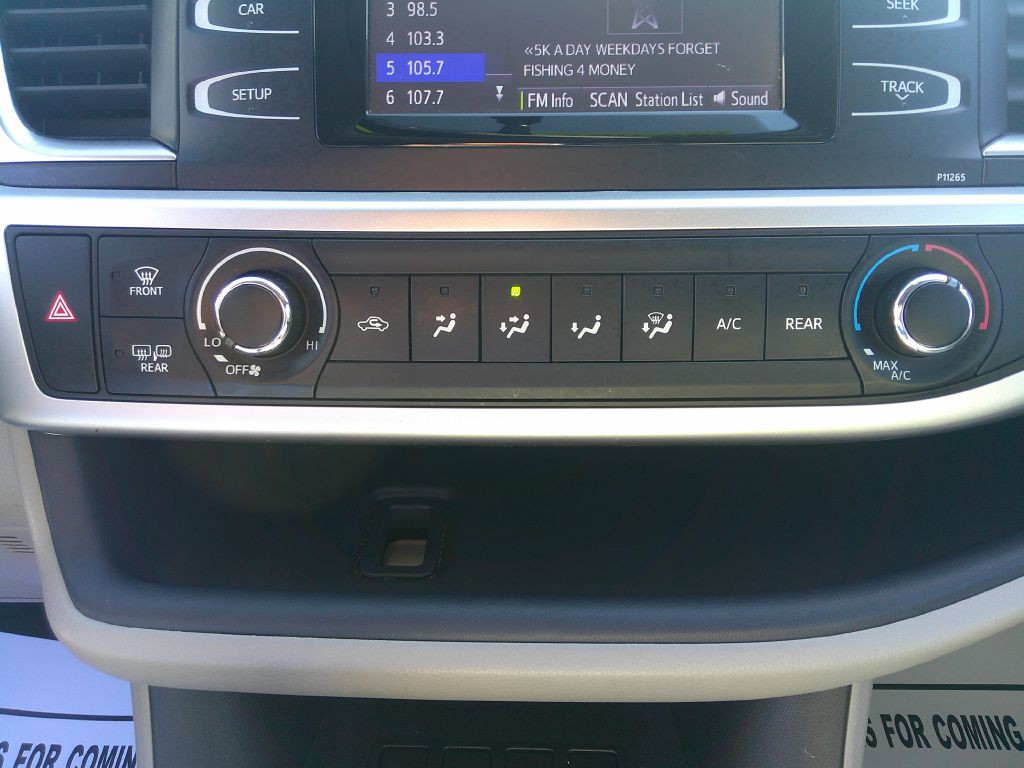 2016 Toyota Highlander Image 27