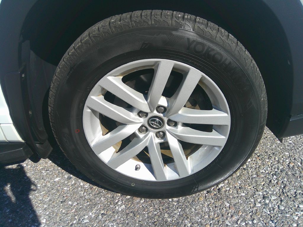 2016 Toyota Highlander Image 30