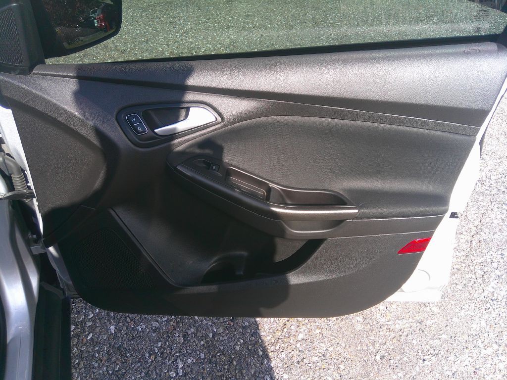 2017 Ford Focus Image 16