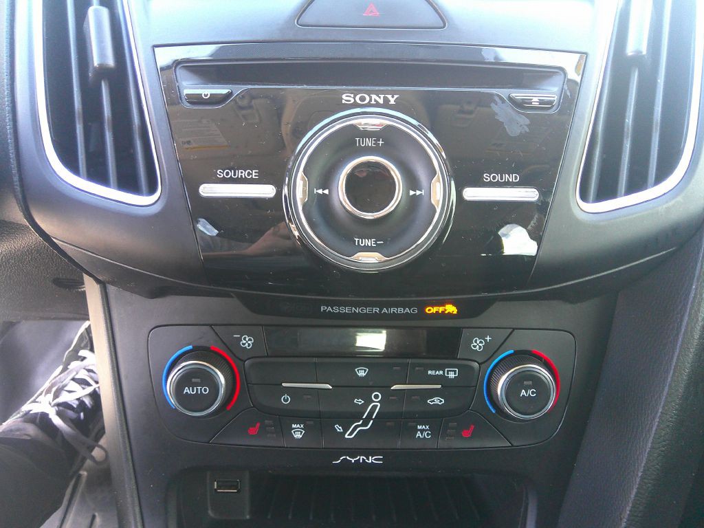 2017 Ford Focus Image 25
