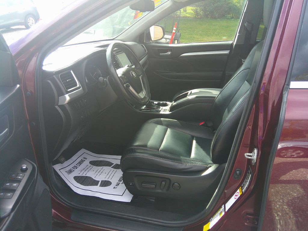 2016 Toyota Highlander Image 9