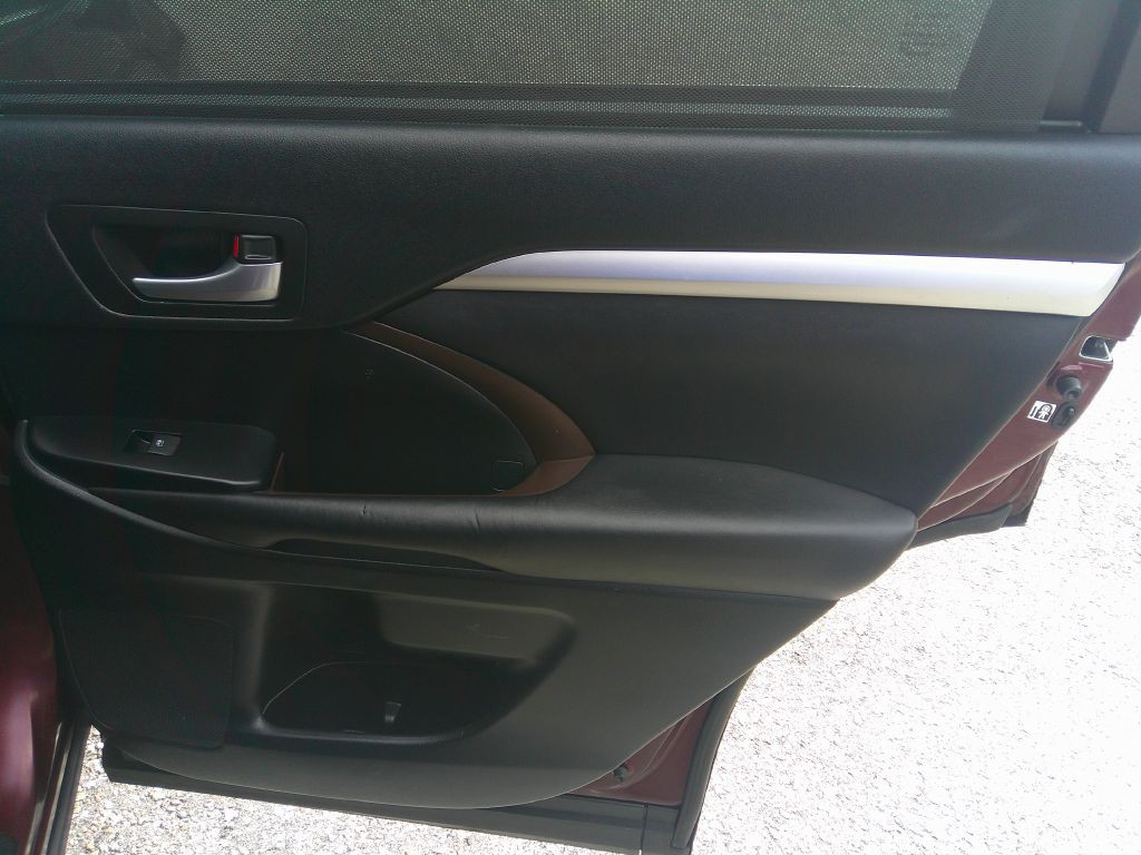 2016 Toyota Highlander Image 16