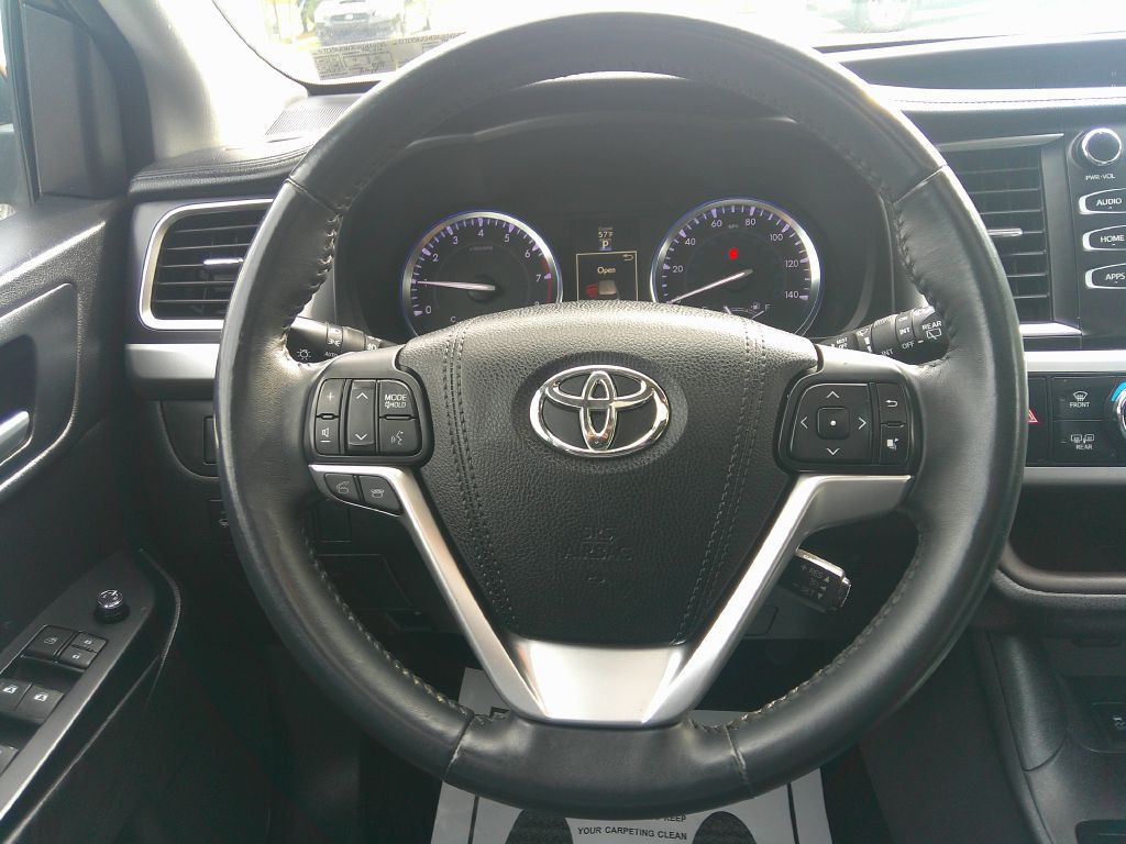 2016 Toyota Highlander Image 21