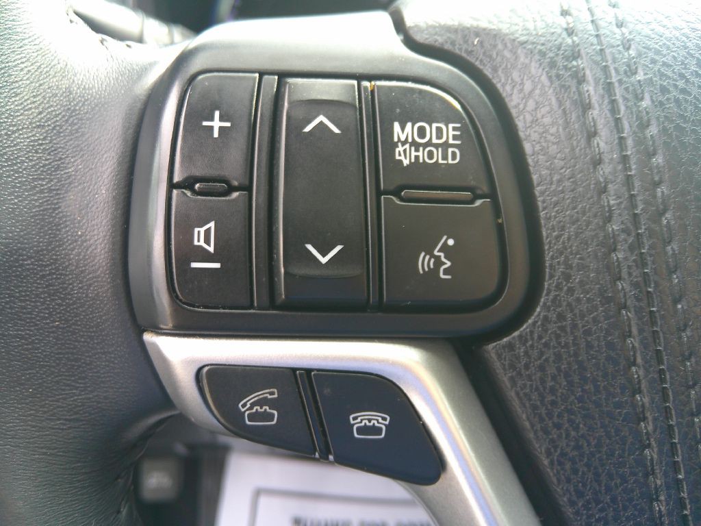 2016 Toyota Highlander Image 23