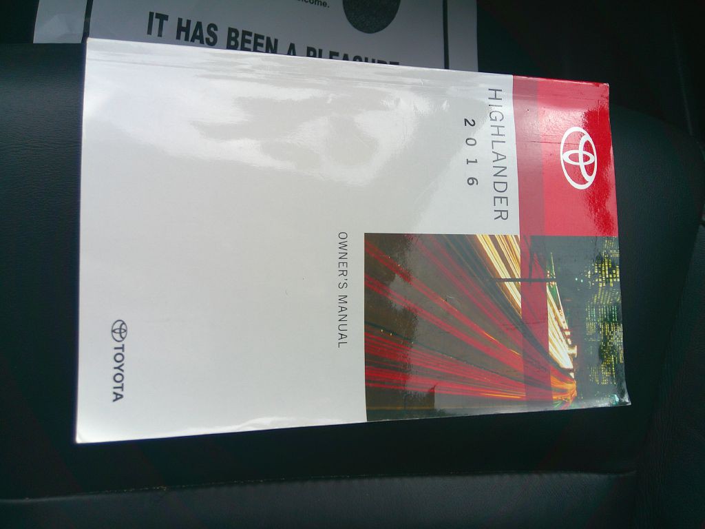 2016 Toyota Highlander Image 32