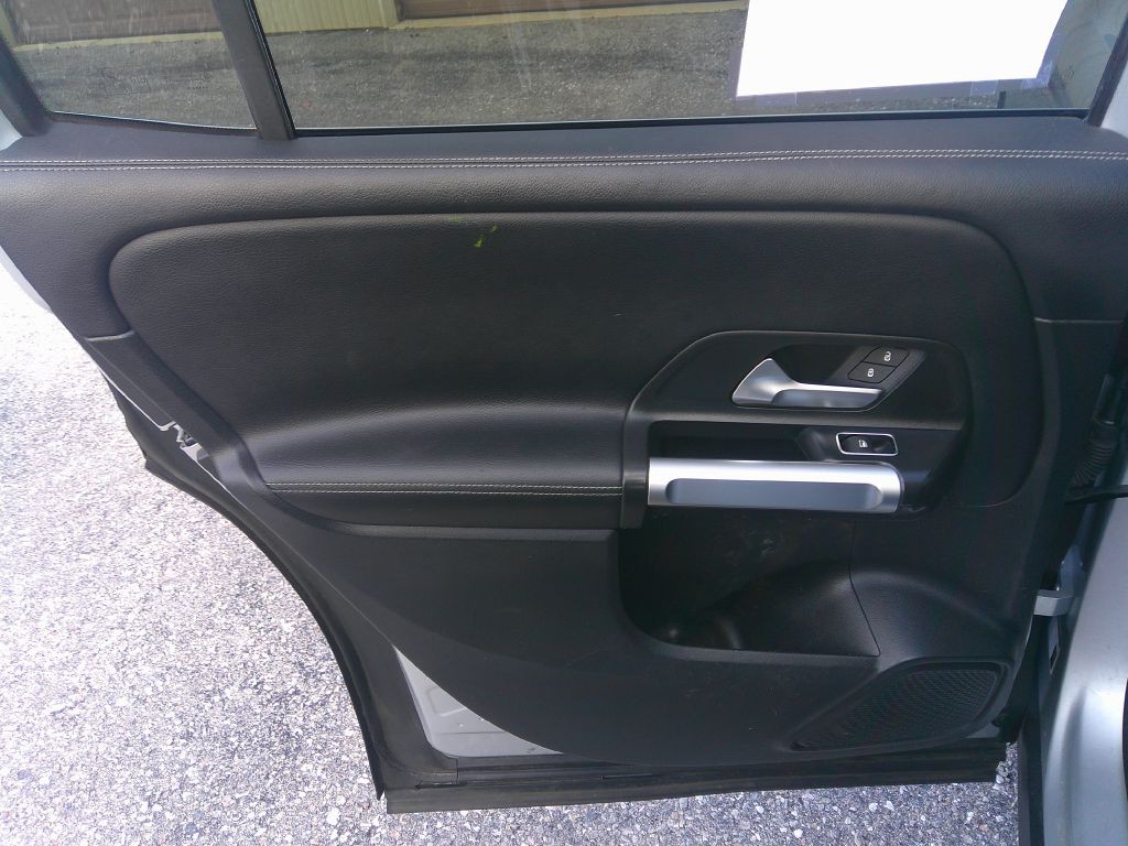 2021 Mercedes-Benz GLB Image 13