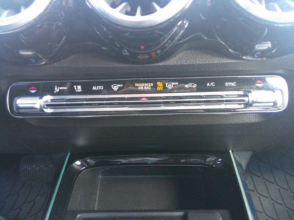 2021 Mercedes-Benz GLB Image 26