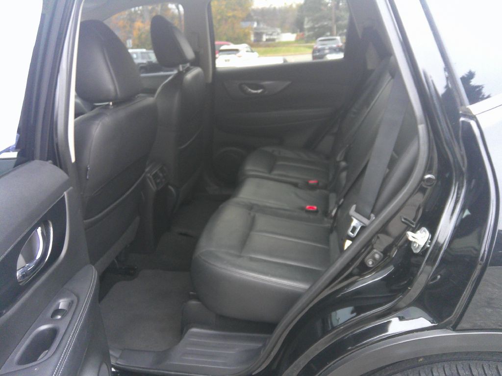 2015 Nissan Rogue Image 12