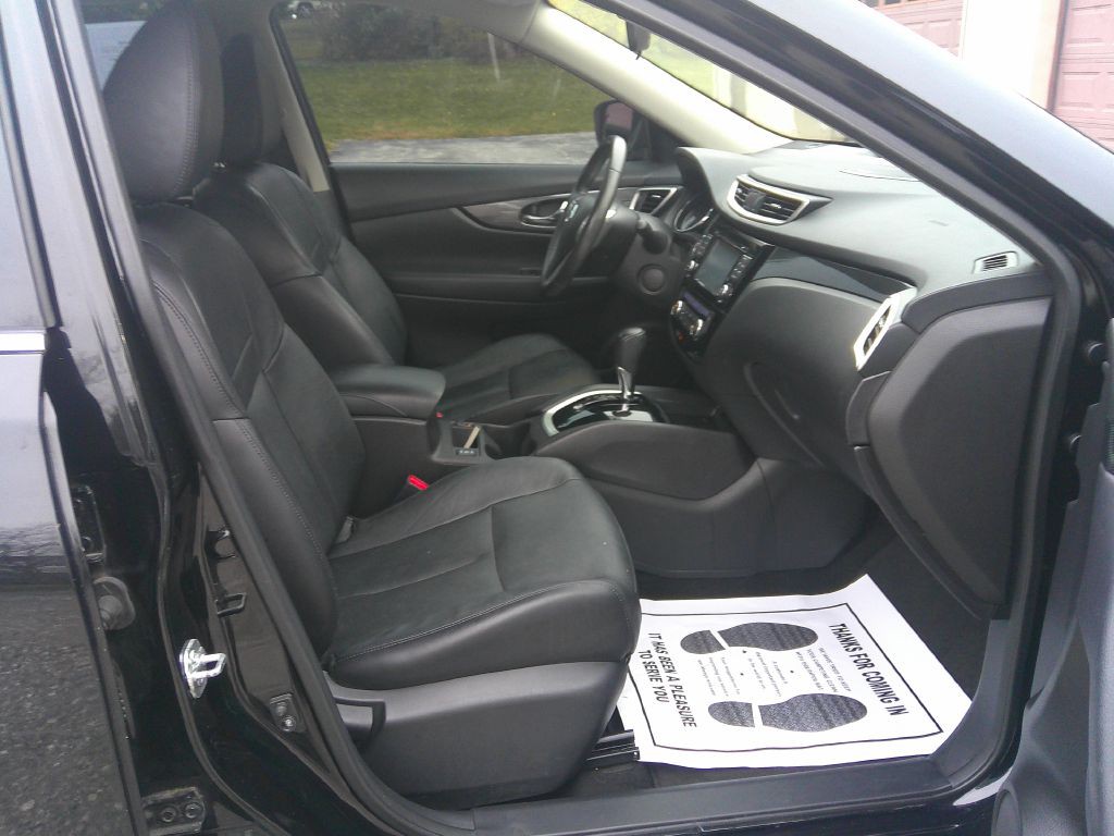 2015 Nissan Rogue Image 16