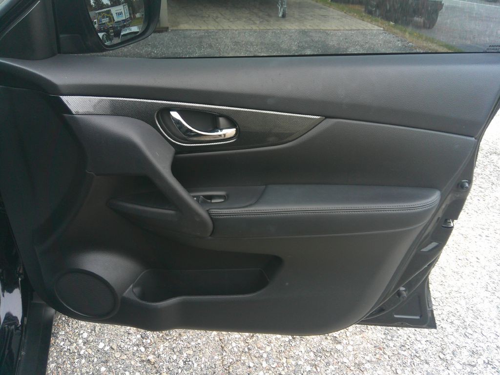 2015 Nissan Rogue Image 17