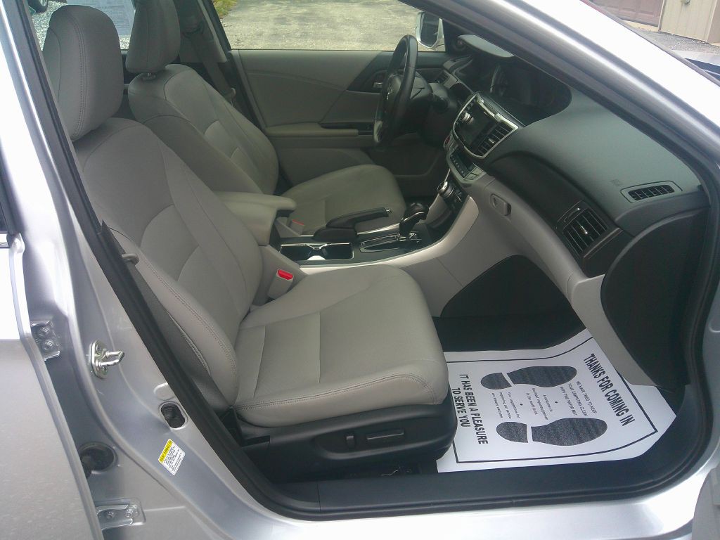 2013 Honda Accord Image 16