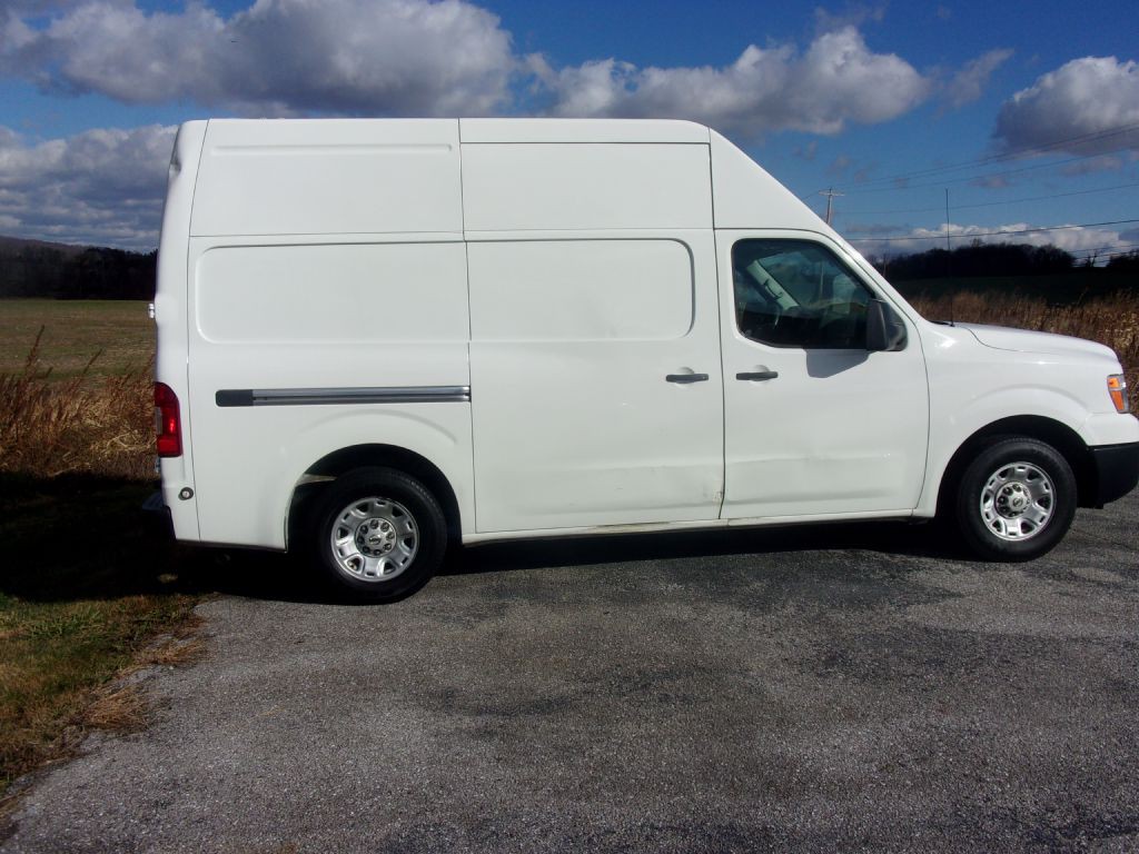 2018 Nissan NV Image 2