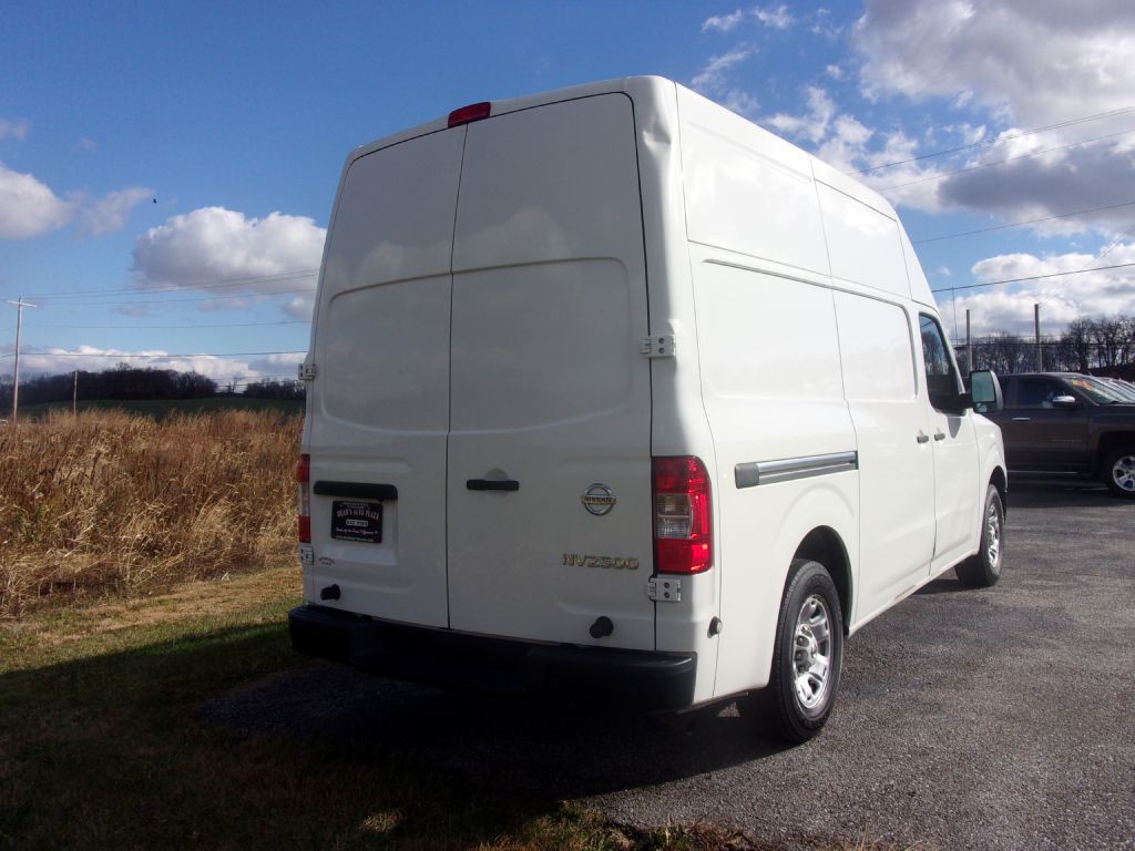 2018 Nissan NV Image 3