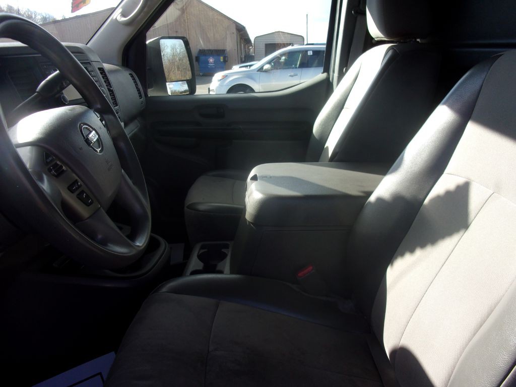 2018 Nissan NV Image 8