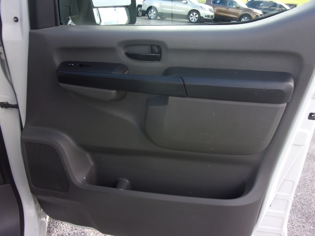 2018 Nissan NV Image 14