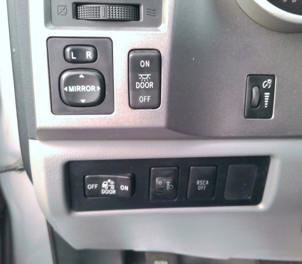 2011 Toyota Tundra Image 22