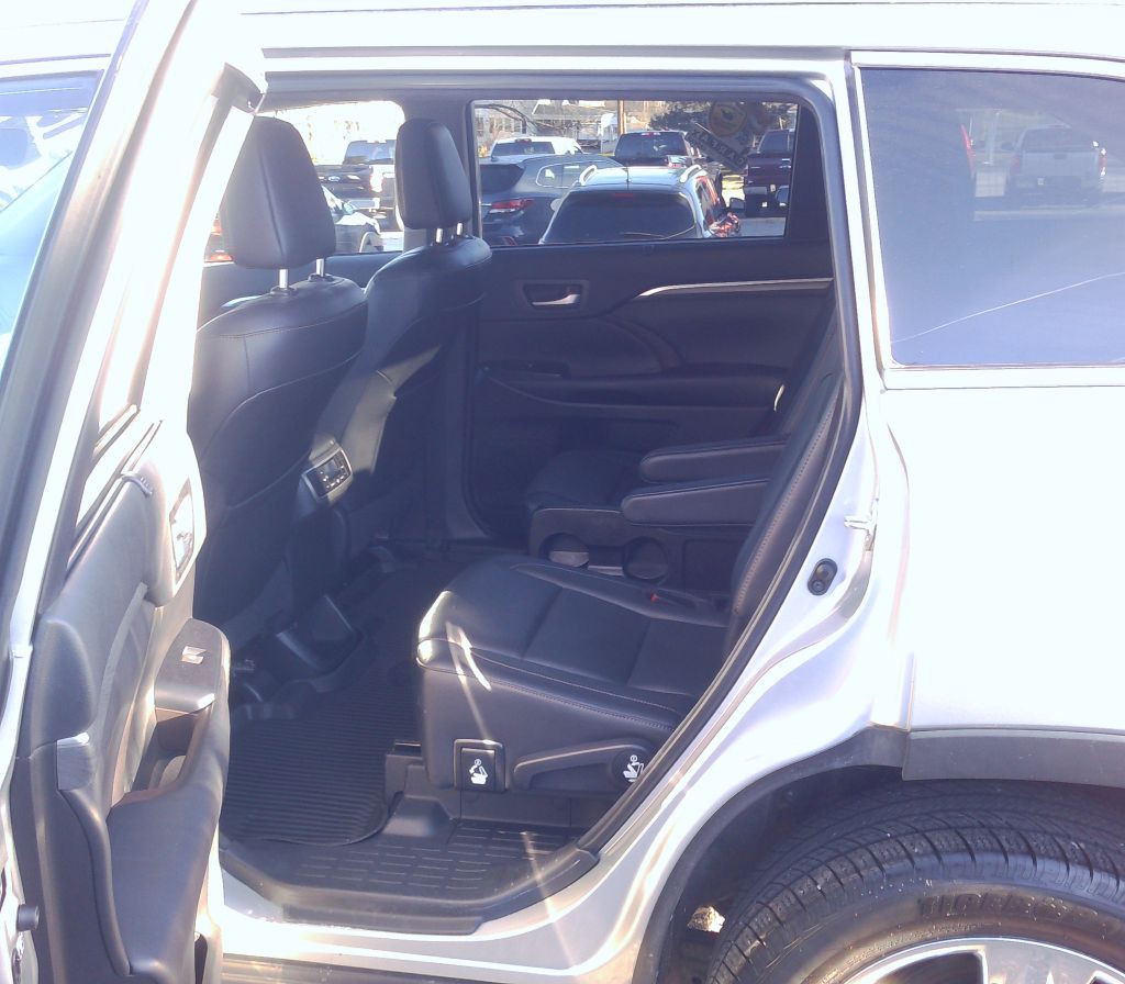 2018 Toyota Highlander Image 12