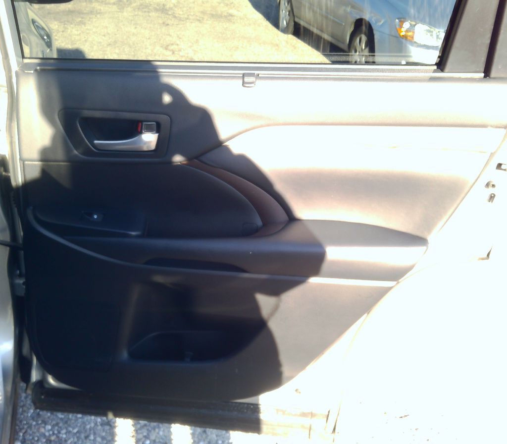 2018 Toyota Highlander Image 16