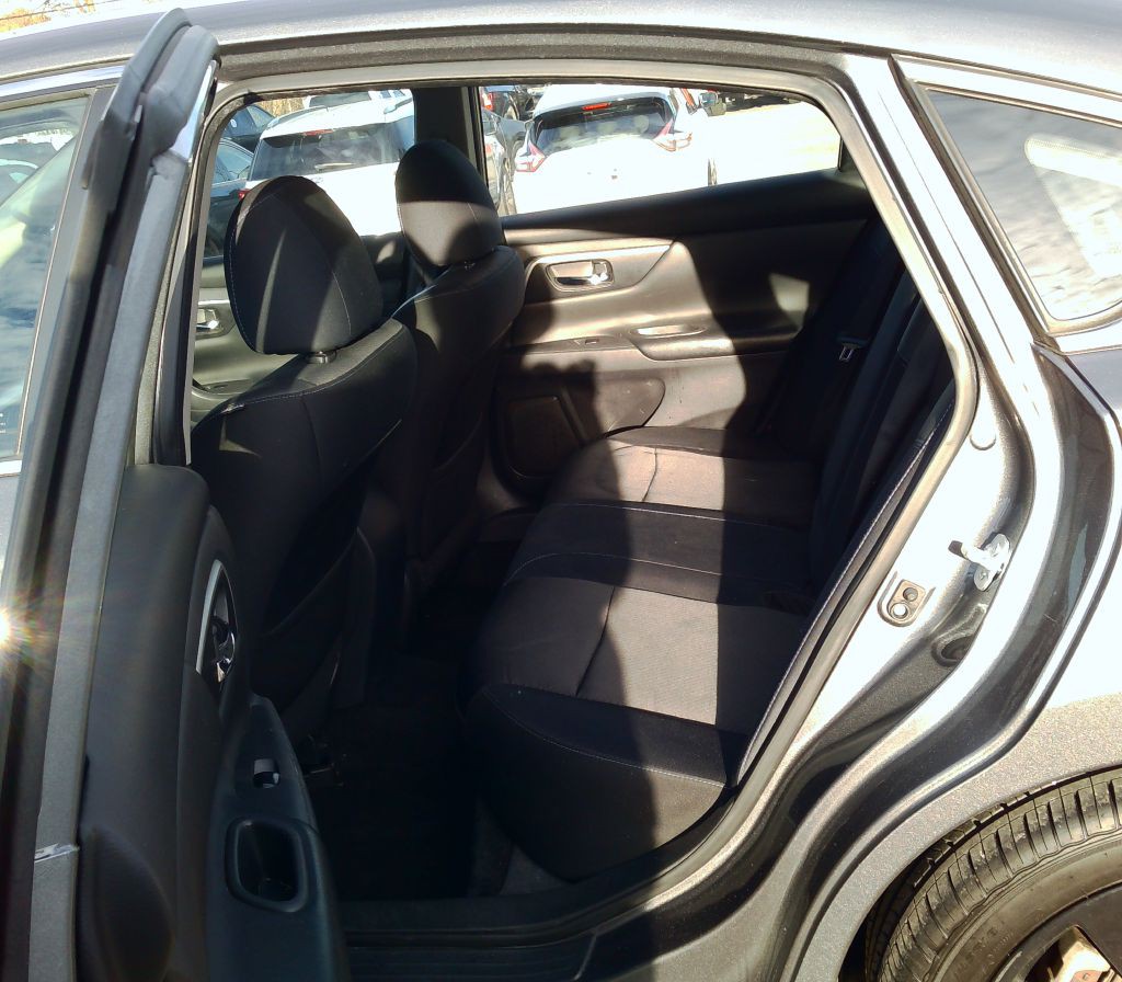 2017 Nissan Altima Image 12