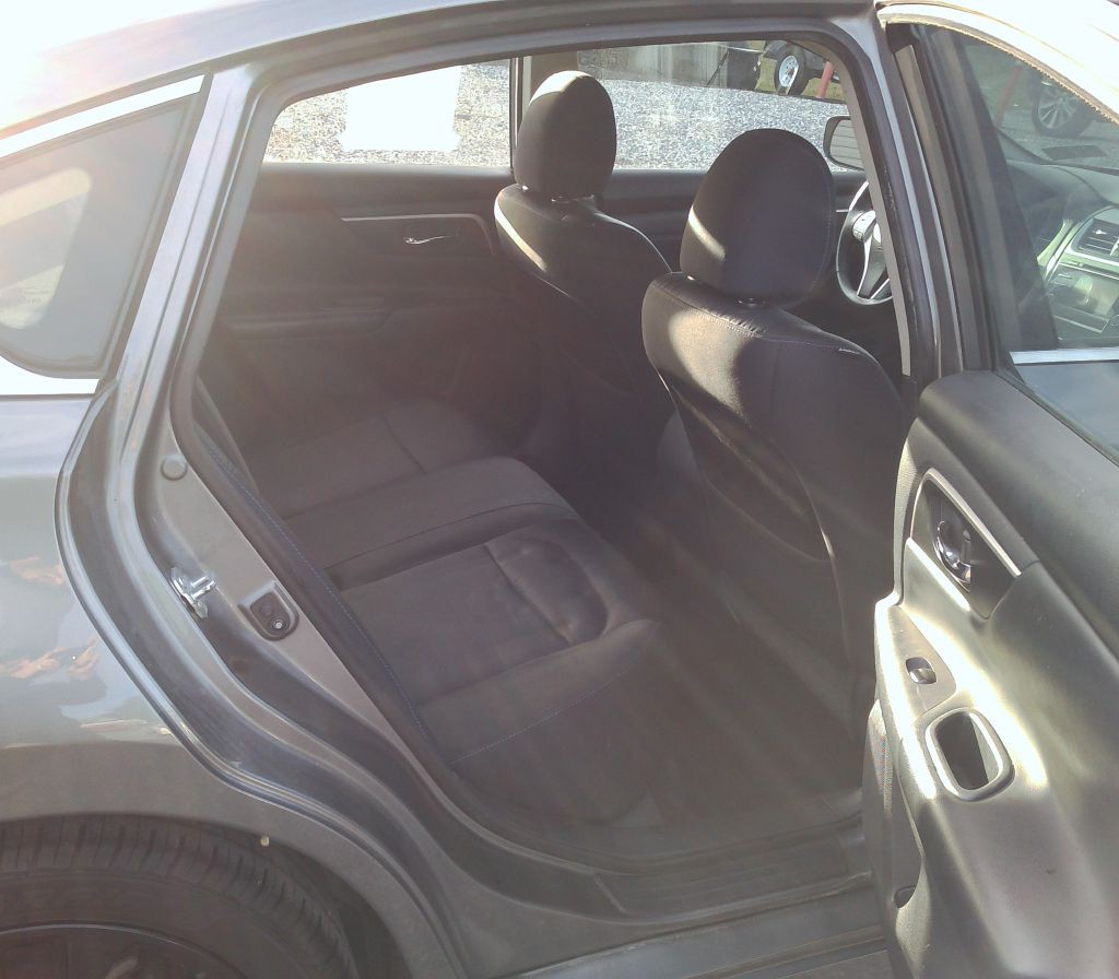 2017 Nissan Altima Image 14