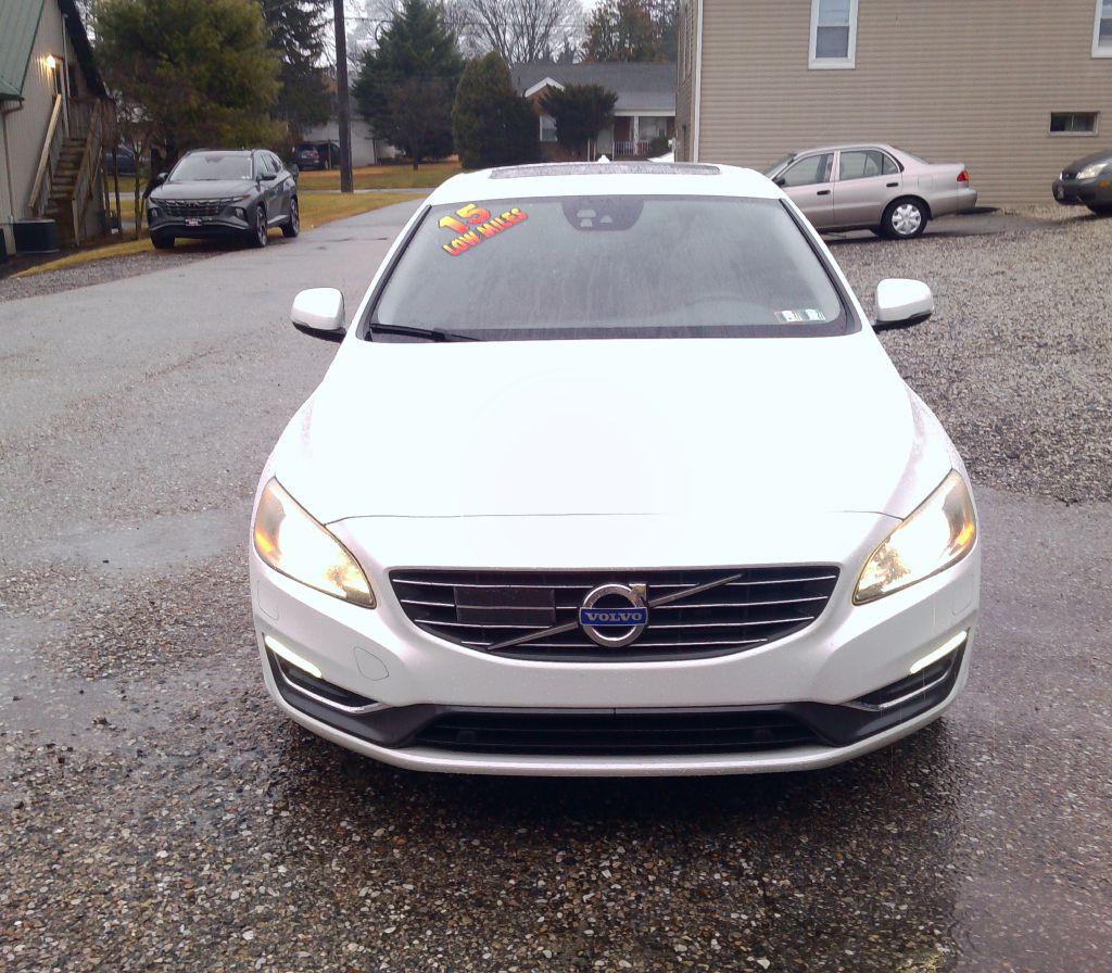 2015 Volvo S60 Image 2