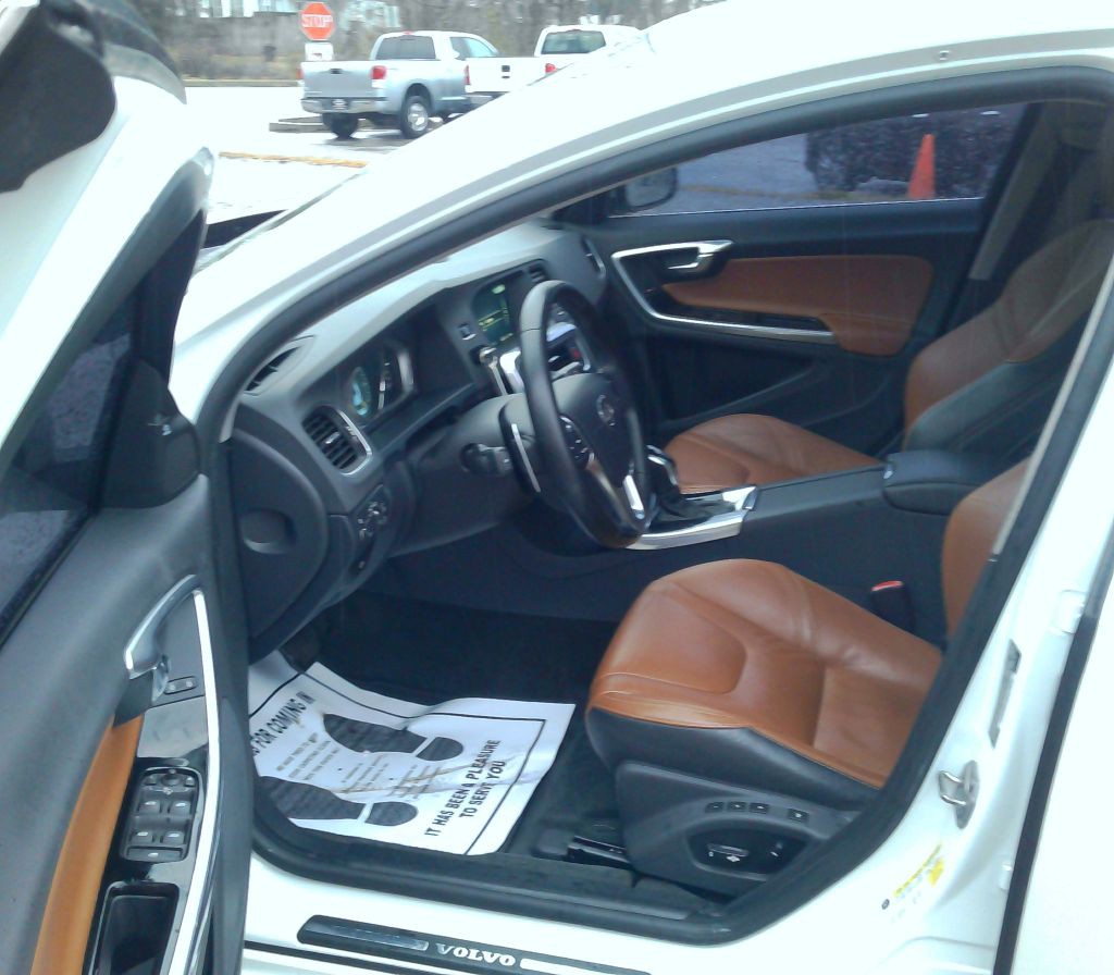 2015 Volvo S60 Image 9