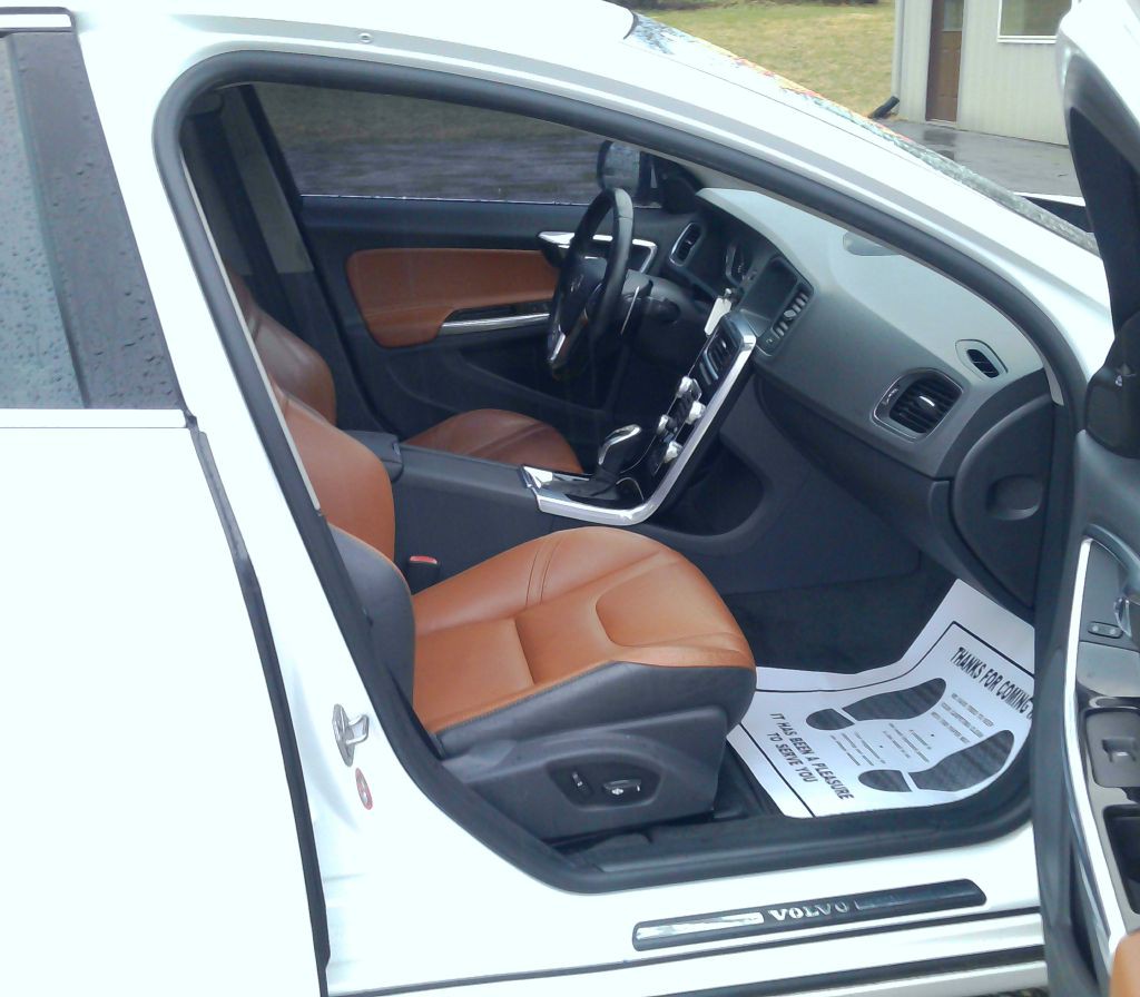 2015 Volvo S60 Image 16