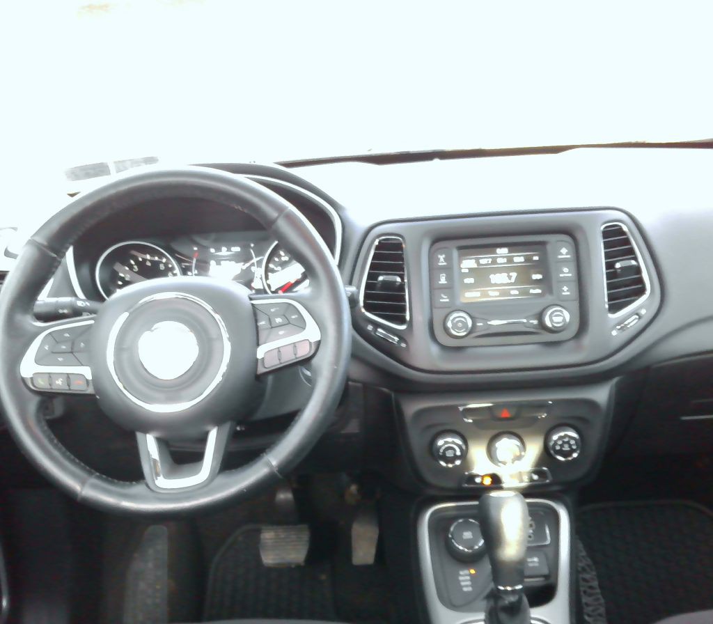 2018 Jeep Compass Image 17