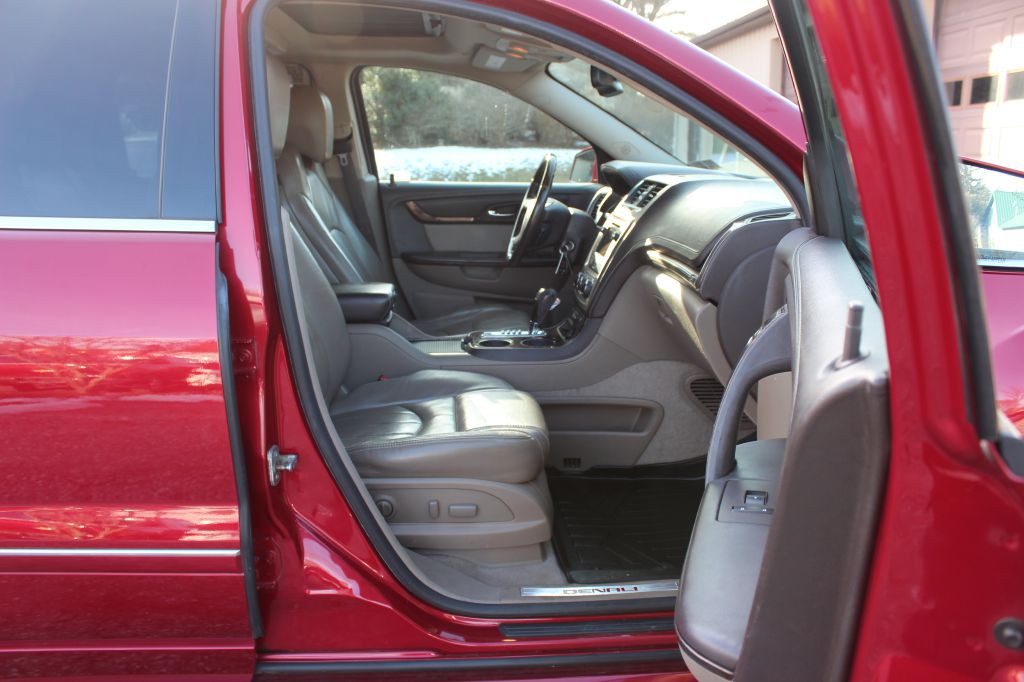 2014 GMC Acadia Image 17