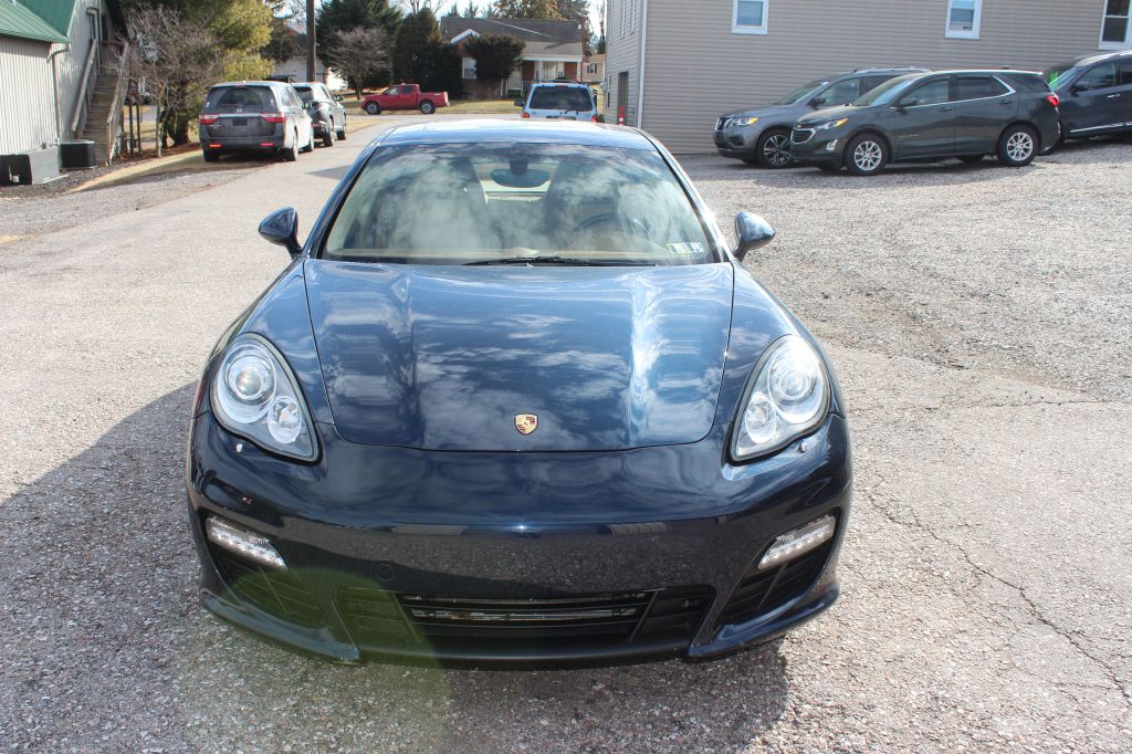2011 Porsche Panamera Image 2
