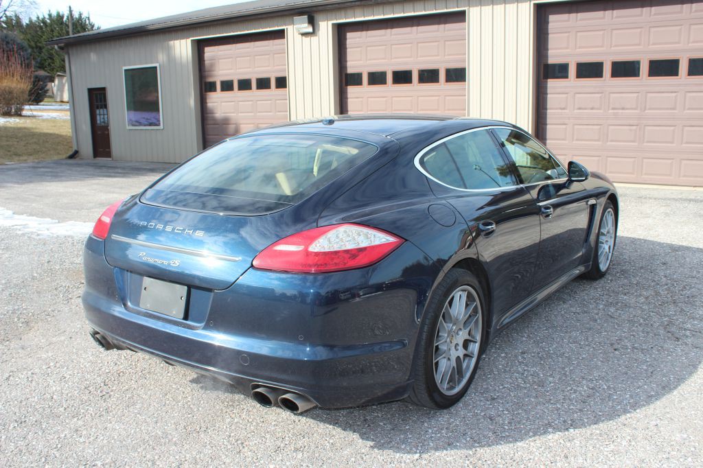 2011 Porsche Panamera Image 5